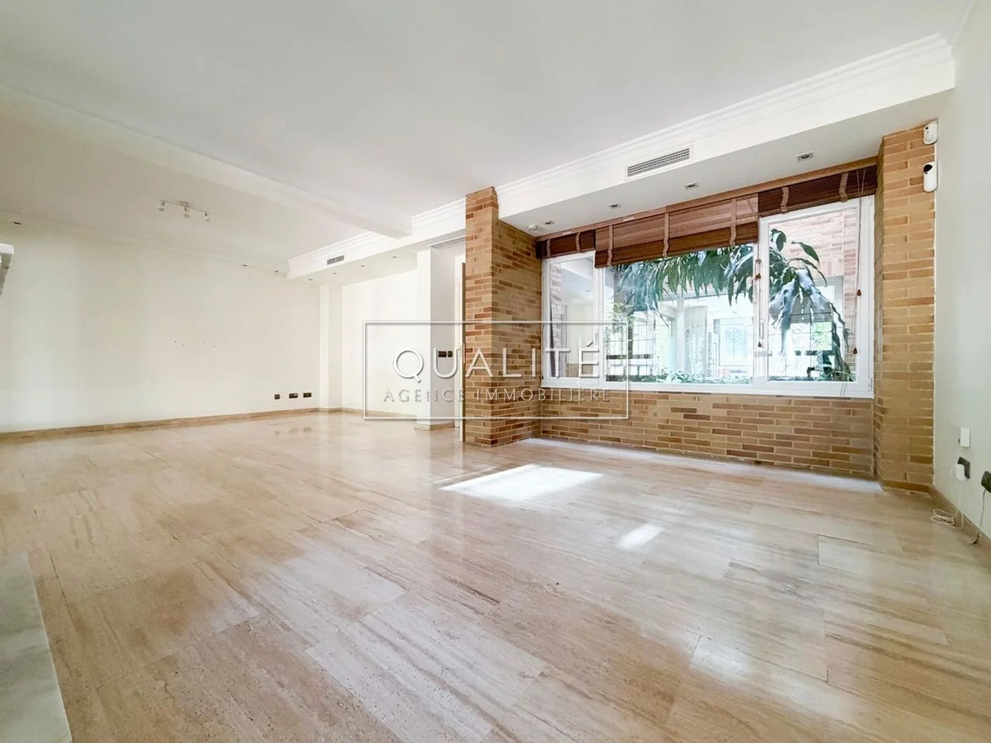 Chalet adosado en Calle de Ángel Cavero, Conde Orgaz-Piovera - Foto 2