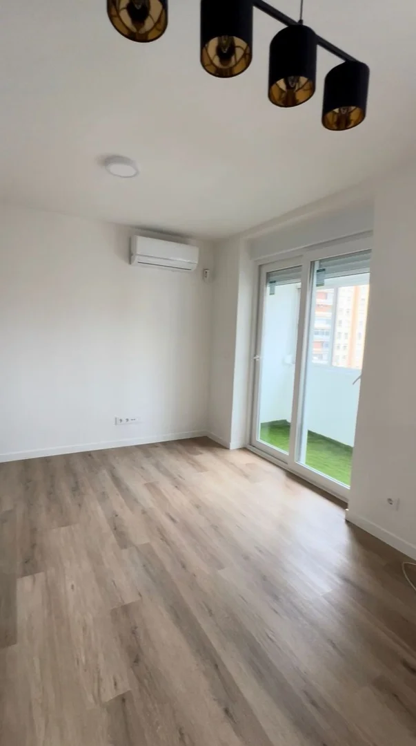 Piso en avenida del Marqués de Corbera, 8 - Foto 1