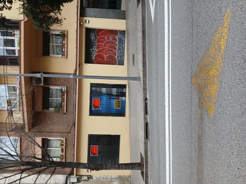 Local en Avenida de la Mare de Déu de Montserrat, 208 - Foto 2