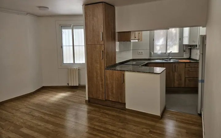 Piso en Calle de Trinxant, 115, El Camp de l'Arpa del Clot - Foto 2