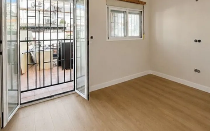 Chalet adosado en Calle de Vedra, Entrevías - Foto 4