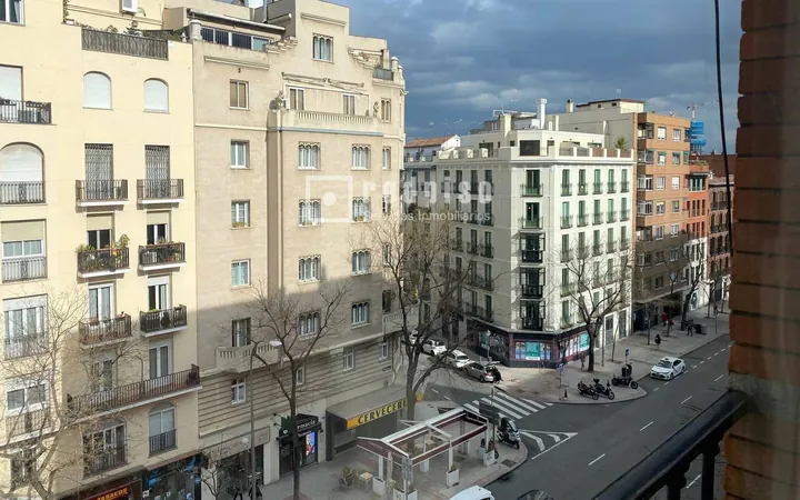 Piso en Calle de Santa Engracia, Trafalgar - Foto 1