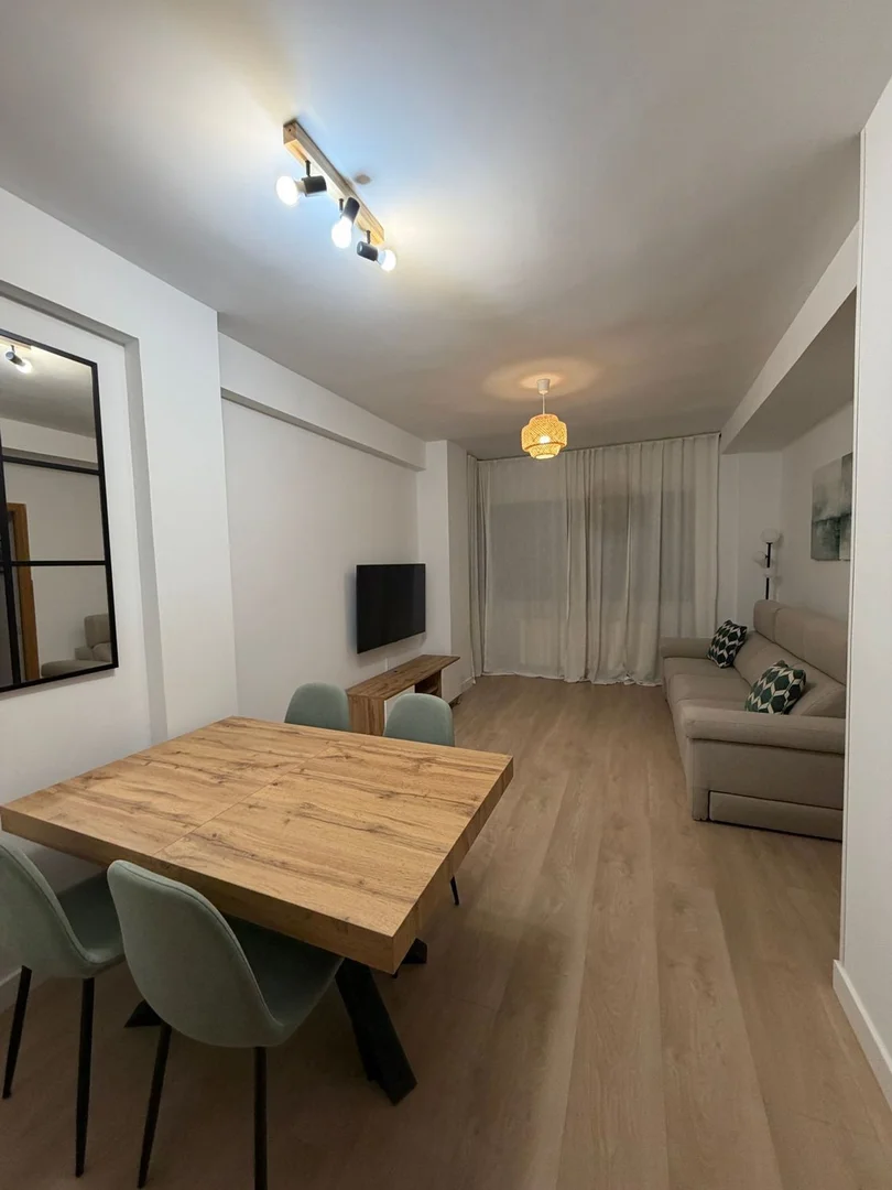 Piso en calle de Valdesangil, 21