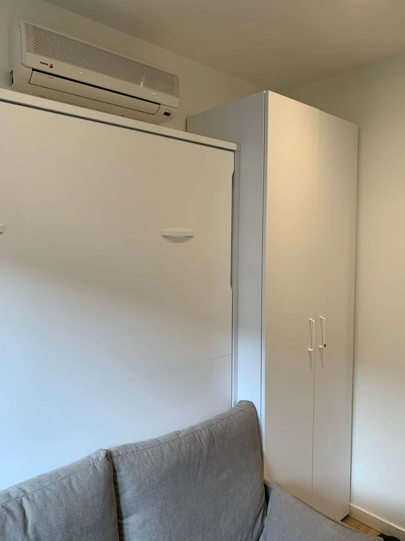 Estudio en calle de Pelayo, 28 - Foto 2