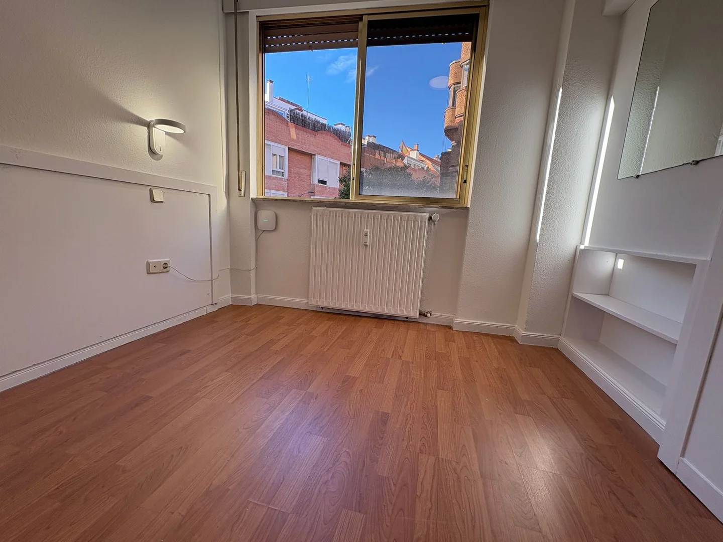 Piso en calle de la Infanta Mercedes, 105 - Foto 4