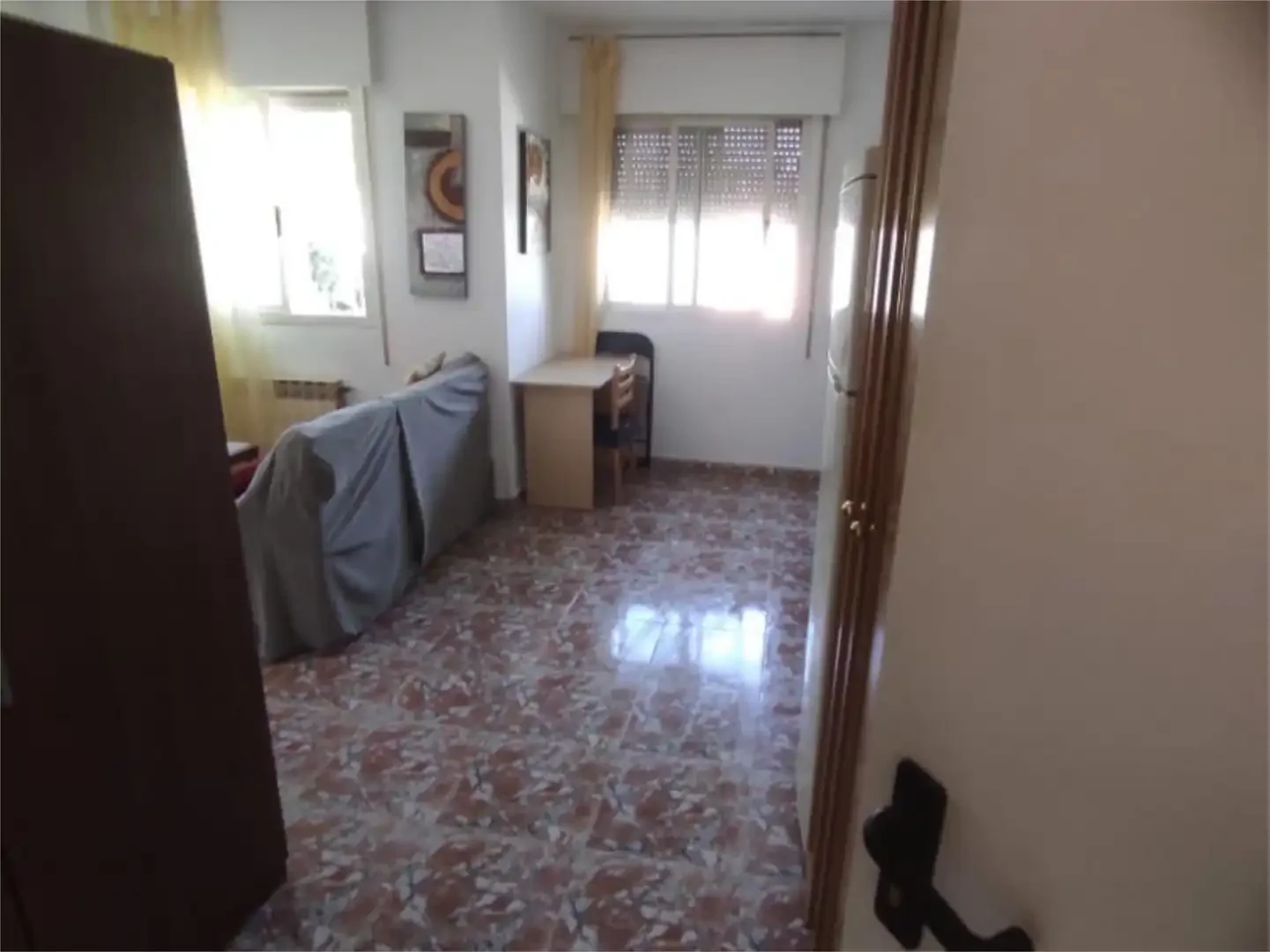 Estudio en  Calle Ramón Crespo 29 - Foto 6