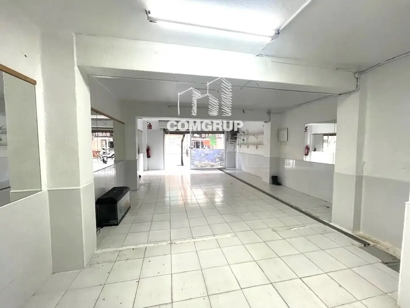 Local comercial en  TURO DE LA TRINITAT 45-47 - Foto 4