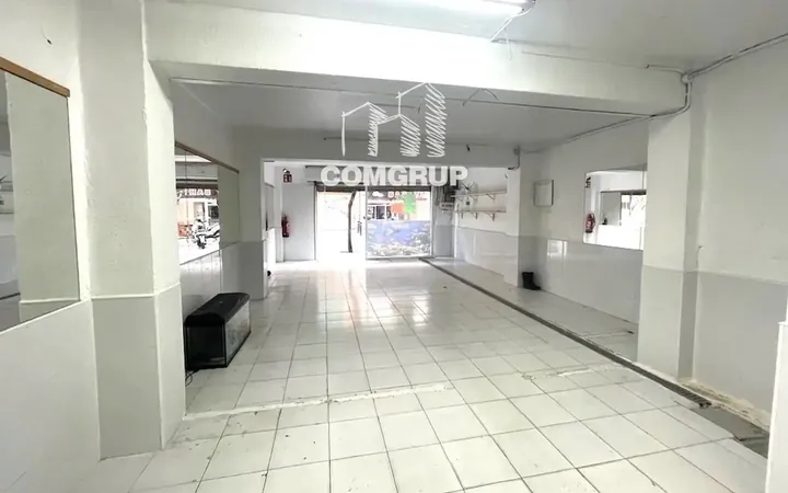 Local comercial en  TURO DE LA TRINITAT 45-47 - Foto 4