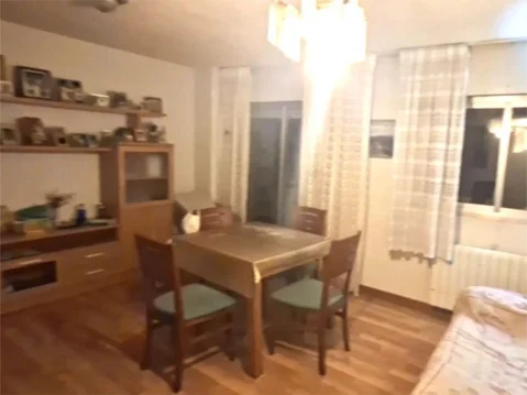 Piso en  Calle de Pont de Molins 8 - Foto 2