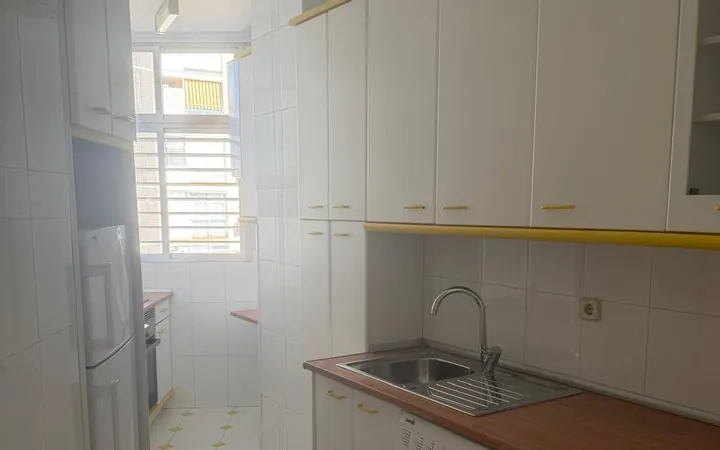 Piso en Calle de Villamanín, 31, Lucero - Foto 13