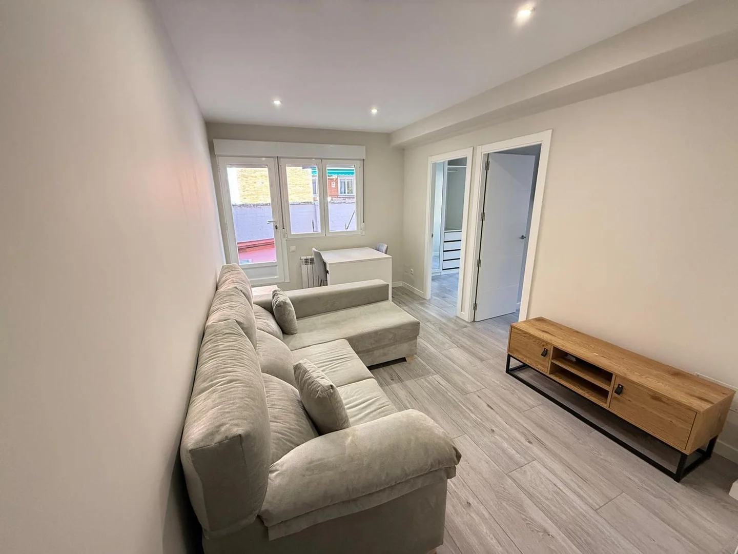 Piso en calle de Emilio Ferrari, 45 - Foto 2