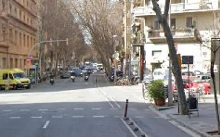 Piso en Calle de la Indústria, El Camp de l'Arpa del Clot - Foto 2