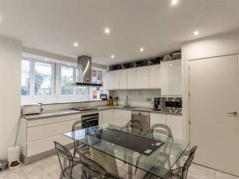 Piso en  Calle de Raimundo Fernández Villaverde 49 - Foto 13