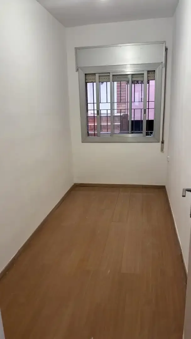 Piso en  Avinguda de Frederic Rahola 38 - Foto 5