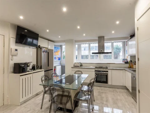 Piso en  Calle de Raimundo Fernández Villaverde 49 - Foto 11