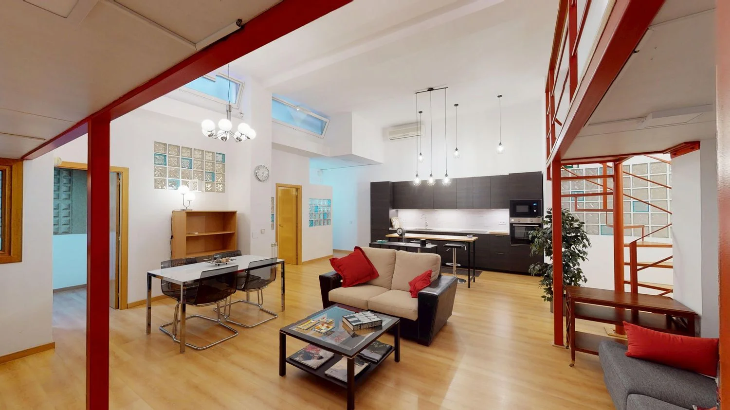 Estudio en calle de Sánchez Barcáiztegui, 4