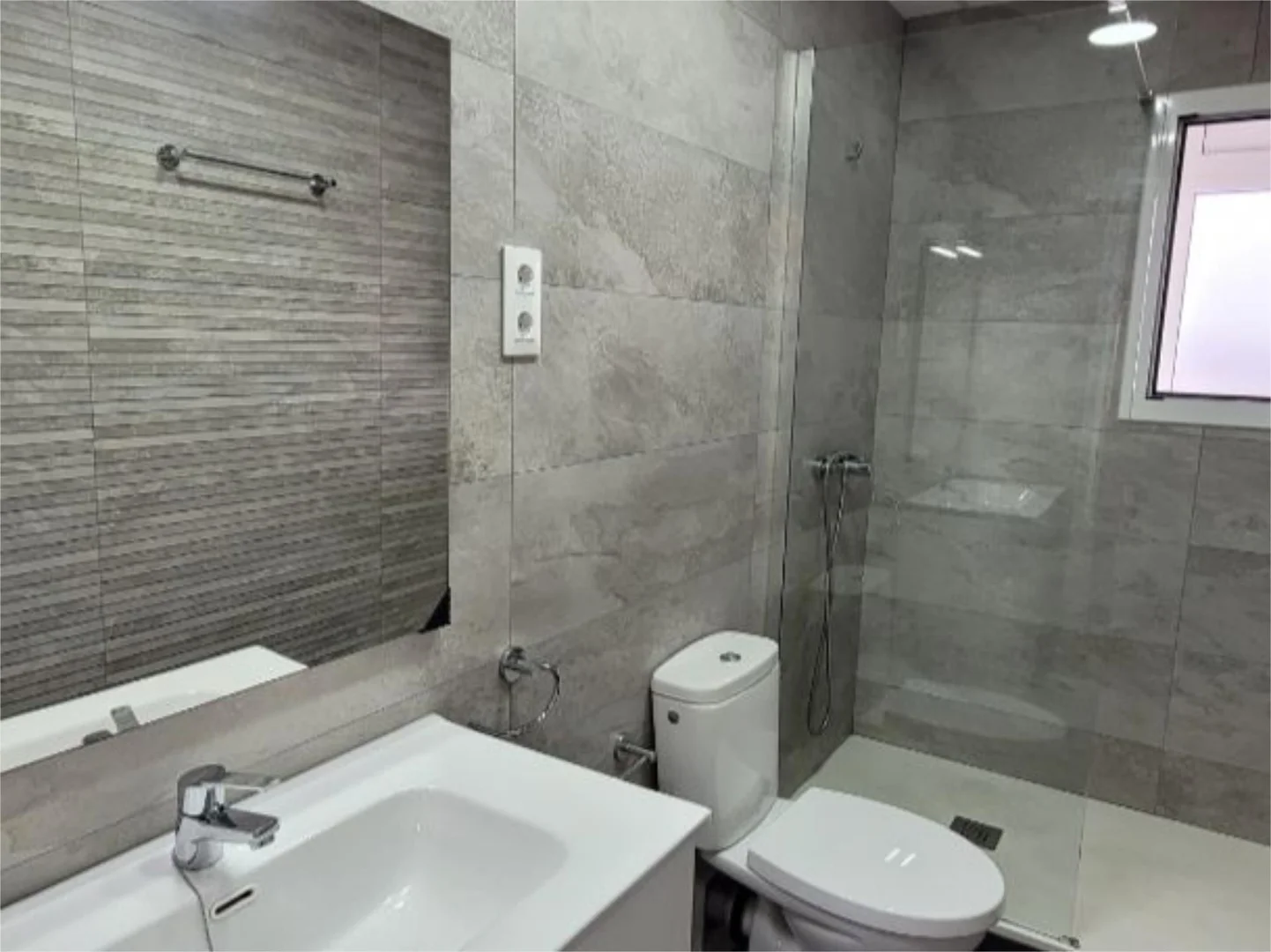 Piso en  Carrer dels Pinzón 16 - Foto 12