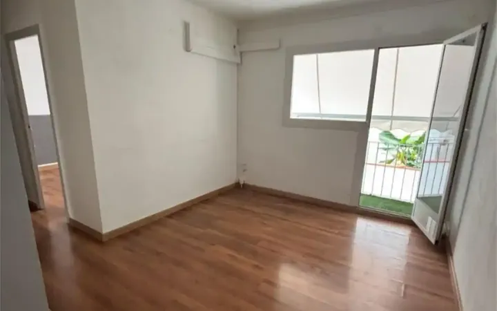 Piso en  Carrer de Josep Sangenís 46 - Foto 7