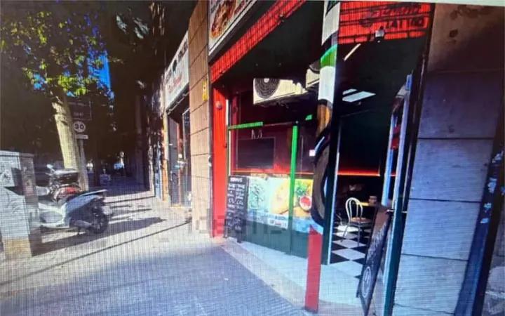 Local comercial en Sagrada Familia - Foto 1