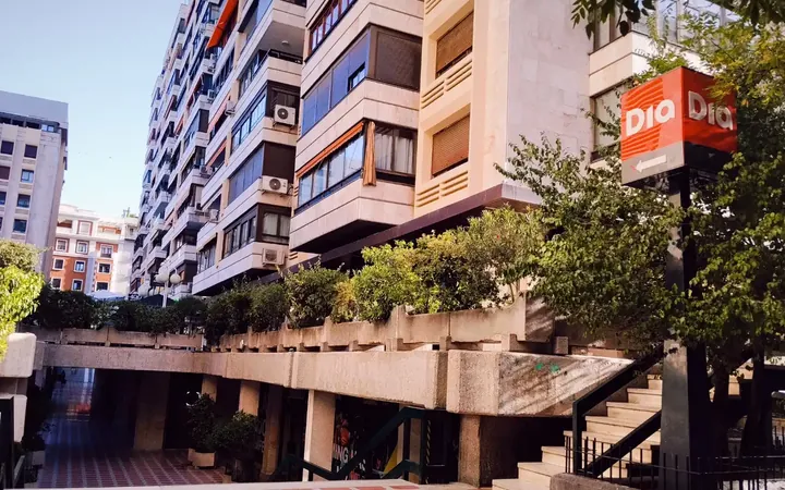 Piso en  Calle de Fernando el Católico 80 - Foto 2