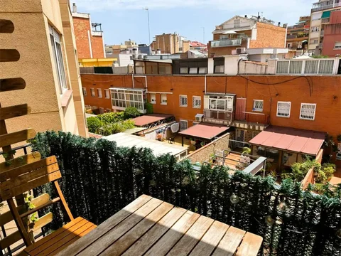 Piso en  Carrer de Ventura Plaja 51 - Foto 2