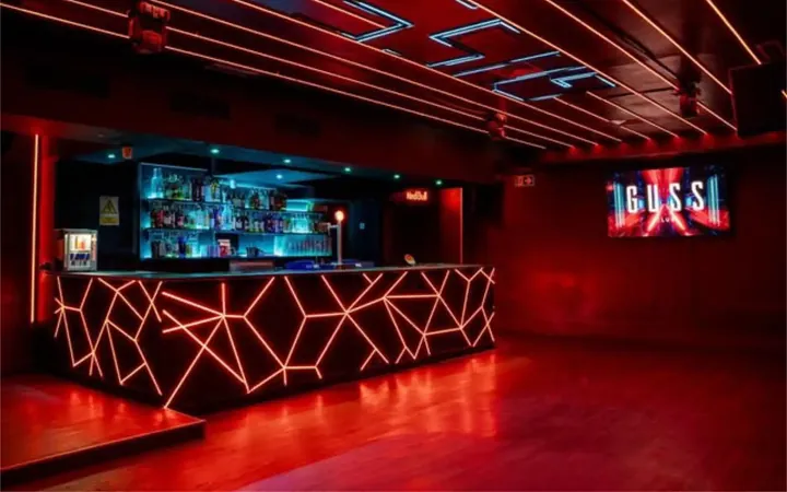 Local comercial en Chamberí - Foto 1
