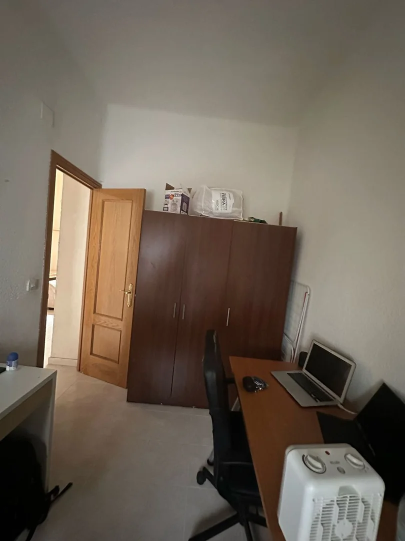 Piso en calle de María de Guzmán, 42 - Foto 5