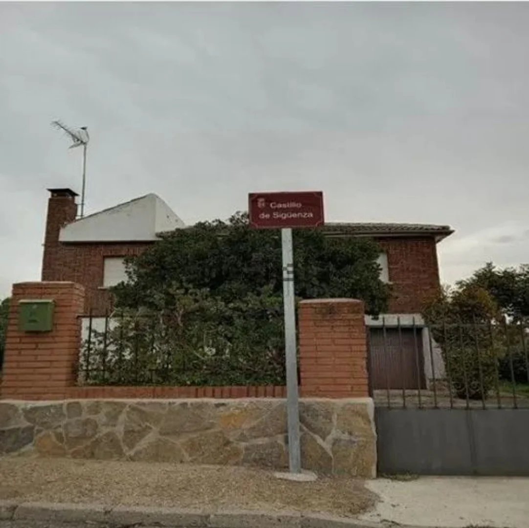 Casa o chalet independiente en Calle Castillo Sigüenza, 607 b - Foto 4