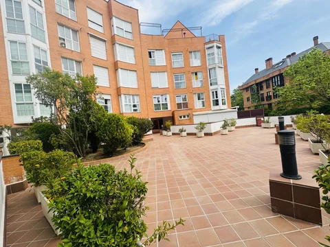 Piso en calle Bahía de Almería, 13 - Foto 1