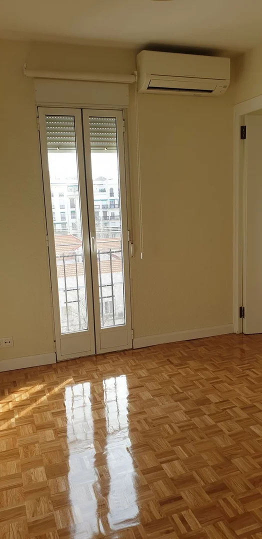 Piso en Calle de Galileo, 70 - Foto 5