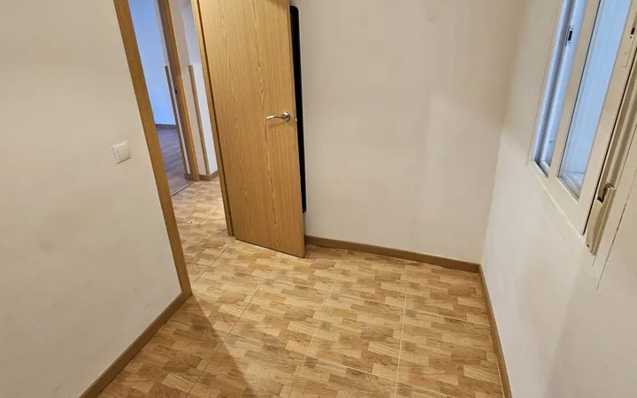 Piso en Calle de Daganzo - Foto 5