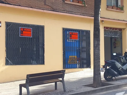 Local en Avenida de la Mare de Déu de Montserrat, 208 - Foto 3