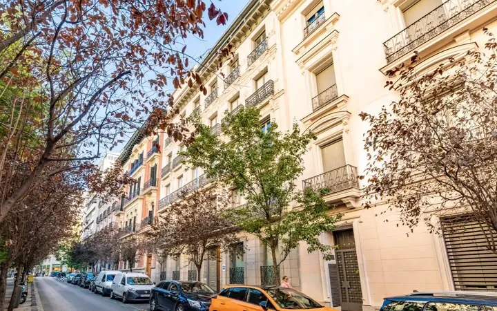 Local comercial en  Calle de Villanueva 8 - Foto 22