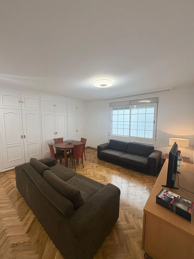 Piso en calle de Alberto Aguilera, 31 - Foto 1