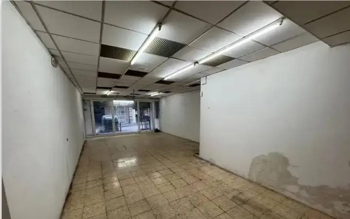 Local comercial en  Carrer de Sugranyes 1 - Foto 3