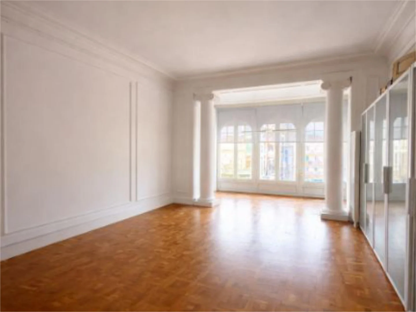 Estudio en  Carrer de Casp 90 -