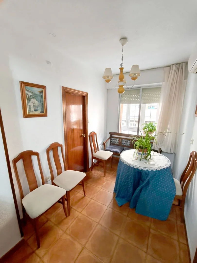 Piso en Calle de Eugenia de Montijo, 74 - Foto 2
