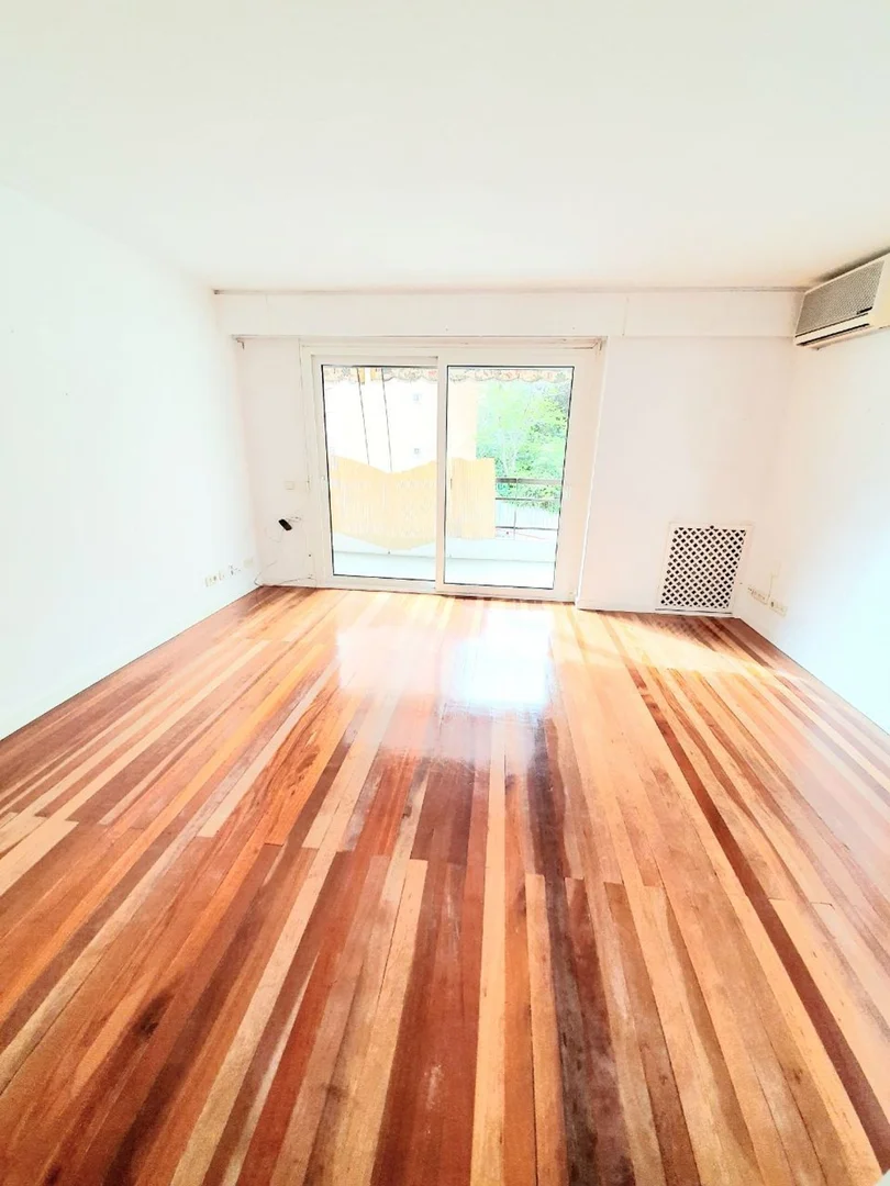 Piso en calle Víctor de la Serna, 5