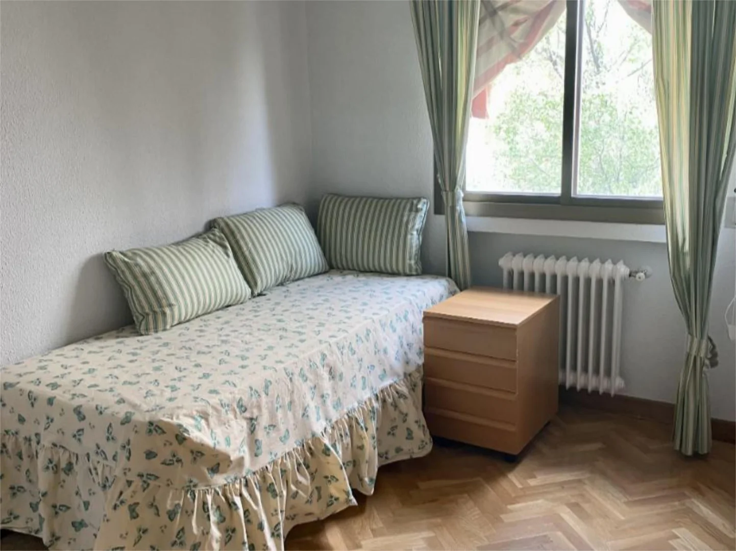 Piso en  Calle de Juan Esplandiú 4 - Foto 11