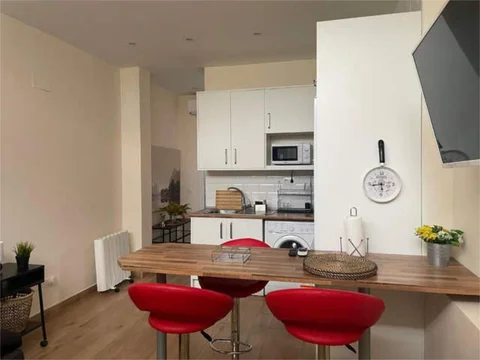 Piso en Francos Rodríguez - Foto 1