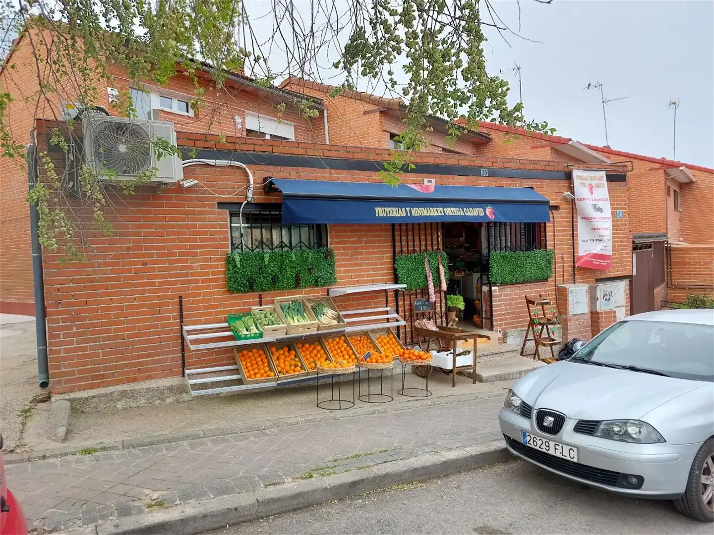 Local comercial en  Calle de Alfonso Rodríguez Castelao 26 - Foto 2