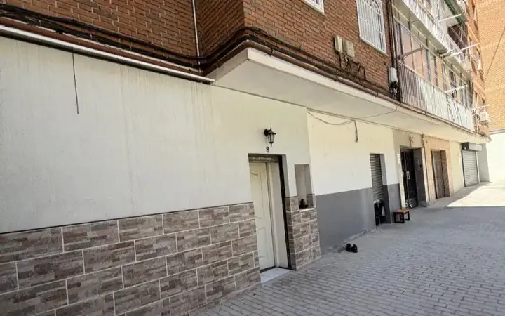 Piso en  Calle de San Claudio 33 - Foto 3