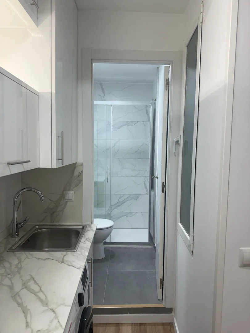 Estudio en calle de Valencia, 13 - Foto 7