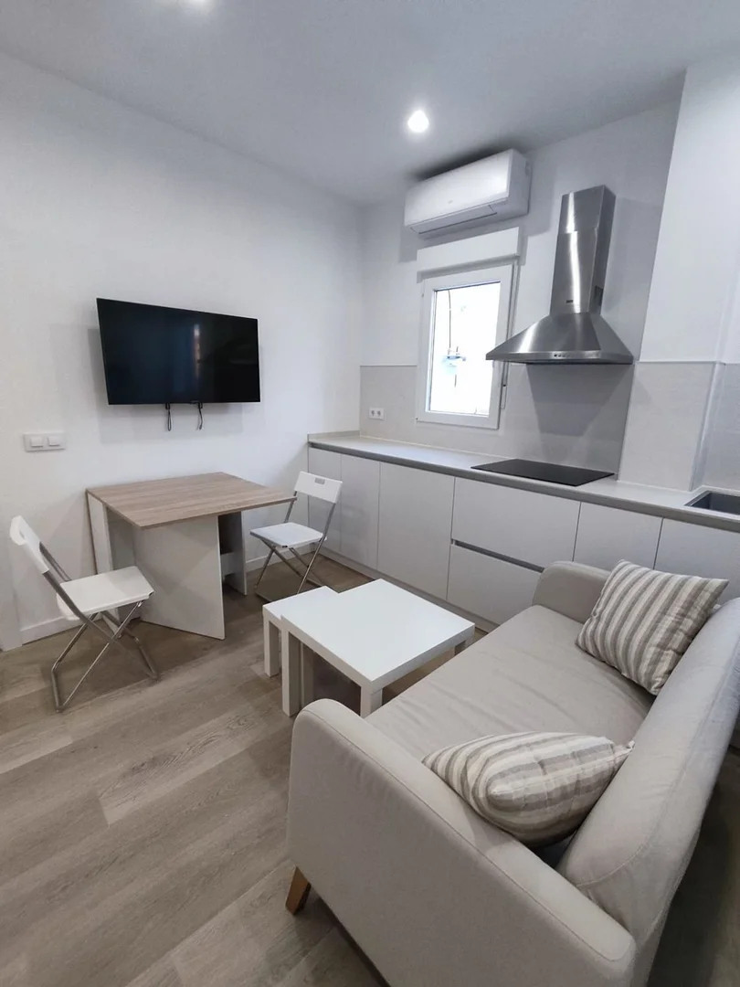 Piso en calle de Fernández de los Ríos, 70 - Foto 2