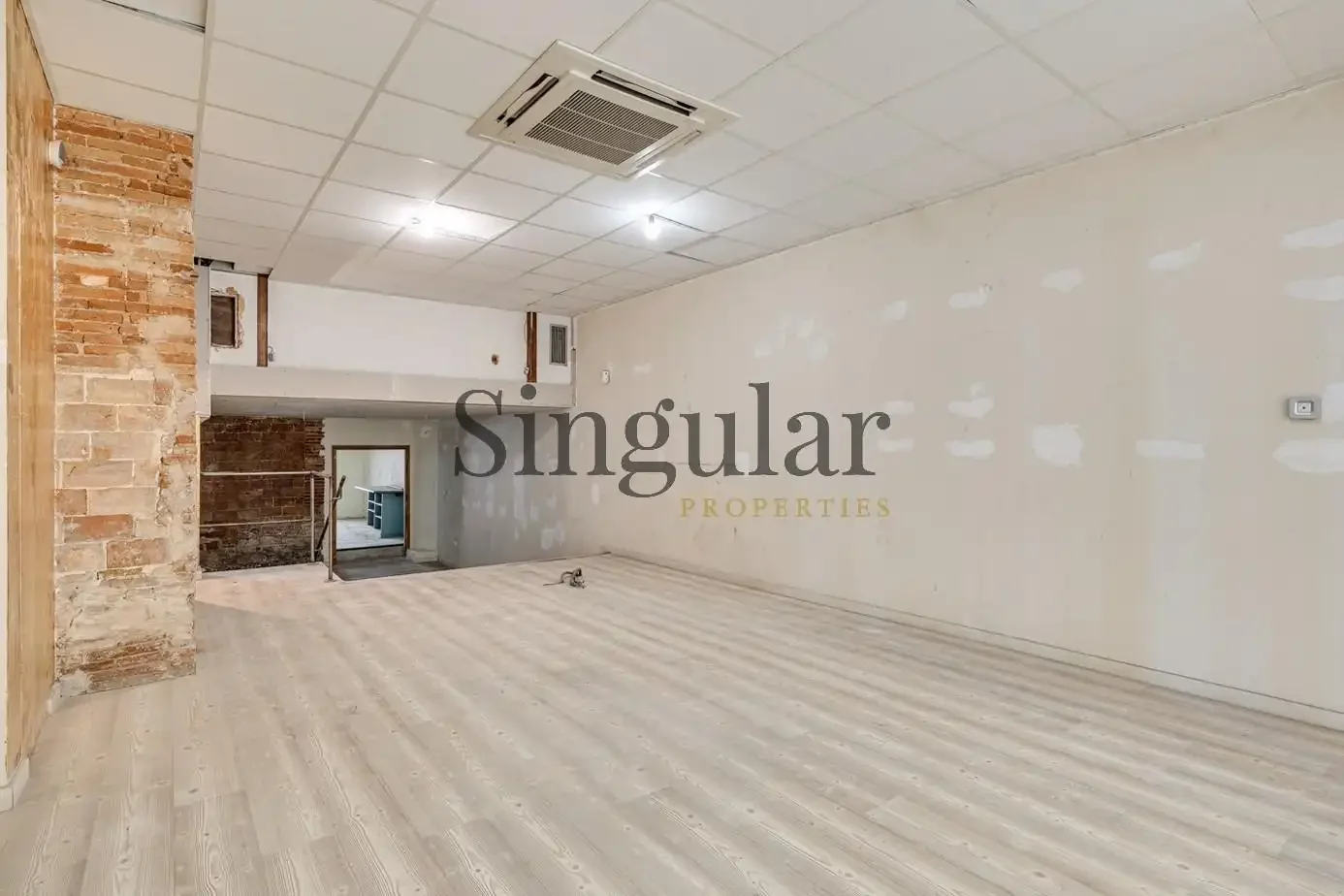 Local comercial en  Carrer de la Creu Coberta - Foto 6