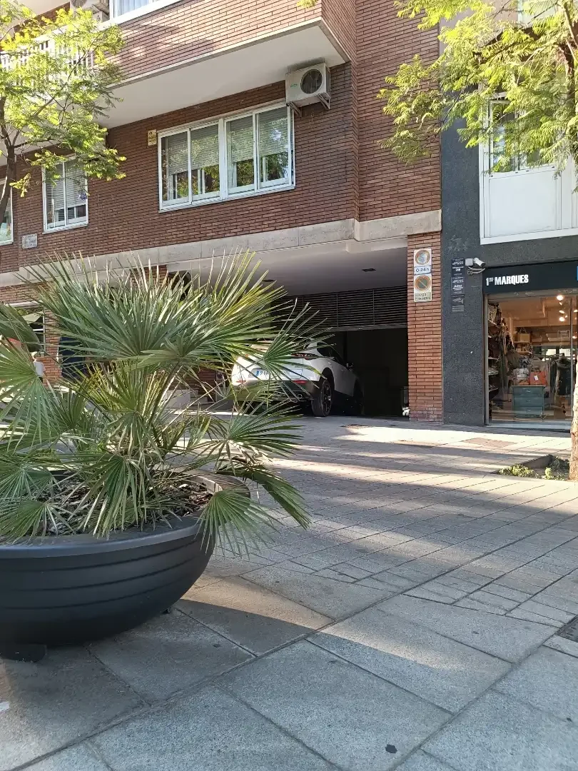 Garaje en  Carrer de Sant Gervasi de Cassoles 86 - Foto 3