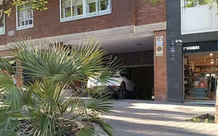 Garaje en  Carrer de Sant Gervasi de Cassoles 86 - Foto 3