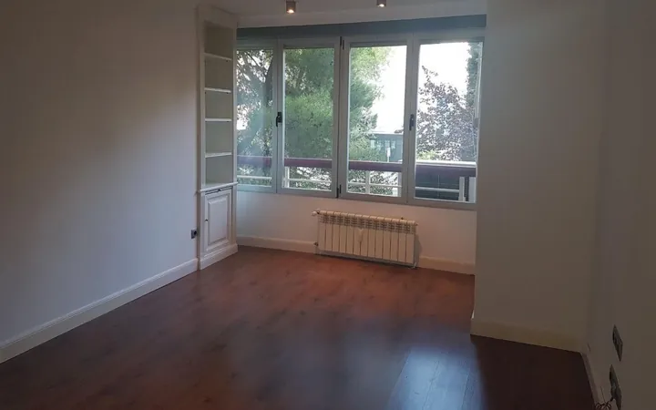 Piso en Calle Santa María Magdalena, 9, Nueva España - Foto 1
