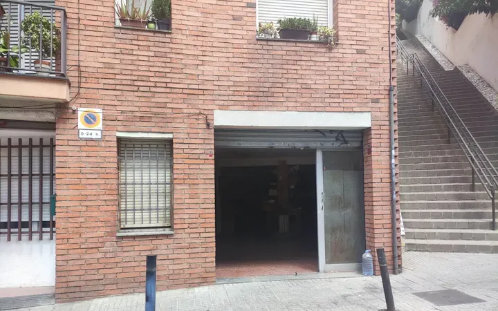 Local comercial en  Avinguda del Coll del Portell 41 - Foto 8