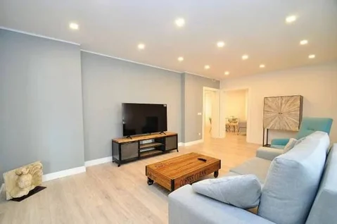 Piso en calle de la Infanta Mercedes, 79 - Foto 1